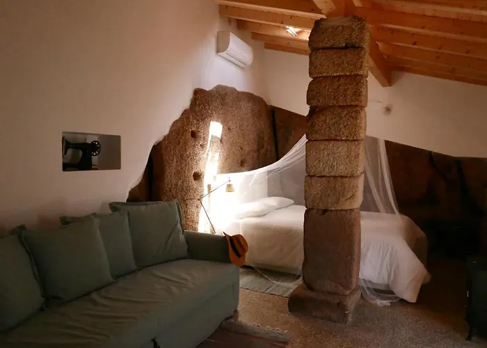 Casa Do Meio Em Quinta De Sao Pedro De Vir-a-corca *