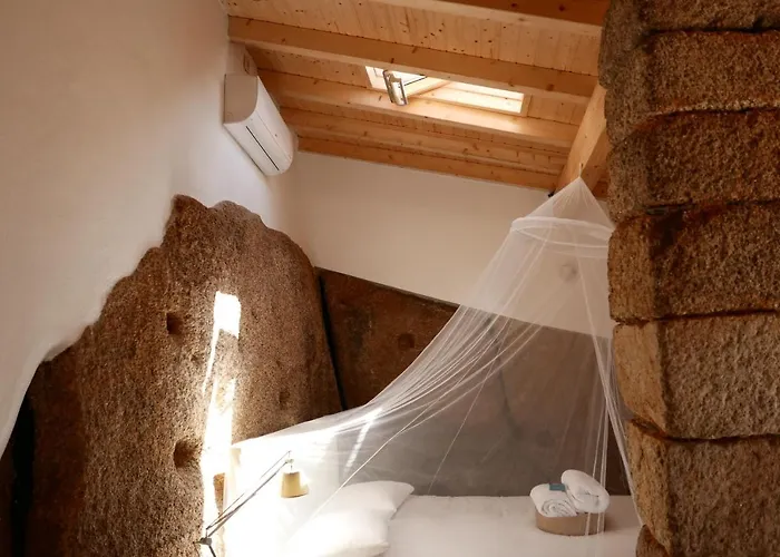 Casa Do Meio Em Quinta De Sao Pedro De Vir-a-corca *