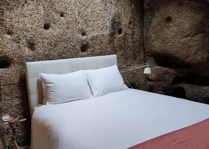 Casa Do Meio Em Quinta De Sao Pedro De Vir-a-corca * מונסנטו