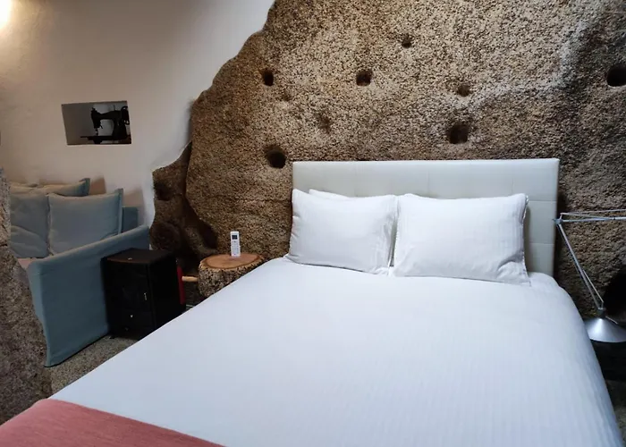 Casa Do Meio Em Quinta De Sao Pedro De Vir-a-corca מונסנטו