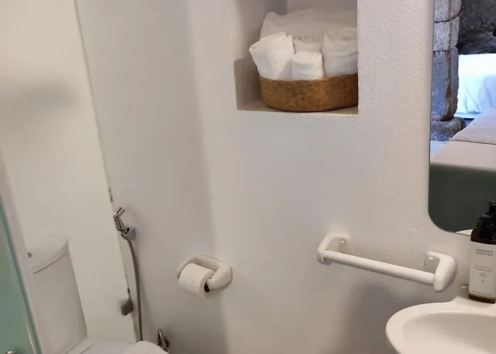 Casa Do Meio Em Quinta De Sao Pedro De Vir-a-corca * מונסנטו